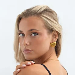 Ane Shell Heart Statement Earring Stainless Steel