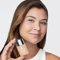 Anti-Blemish Solutions Liquid Makeup Cn 40 Cream Chamois 30ml