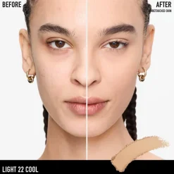 BarePRO 24H Skin-Perfecting Pressed Powder Light 22 Cool