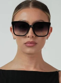 Betty Black/Smoke Fade