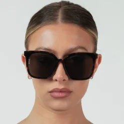 Betty Tortoise/Smoke