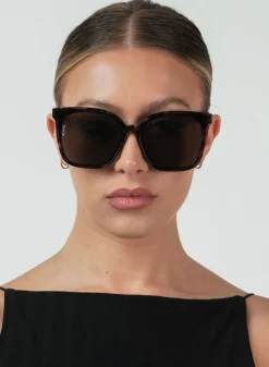 Betty Tortoise/Smoke