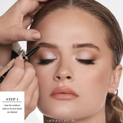 Brow Definer Ash Brown 0,2g