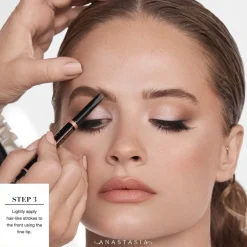 Brow Definer Medium Brown 0,2g