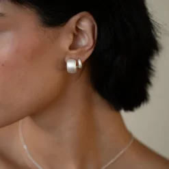 Brushed Ultra Mini Huggies Silver