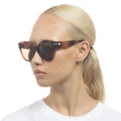 Capacious Tortoise With Brown Mono Lens