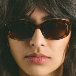 Carpi Tortoise Brown