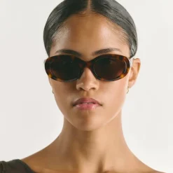 Carpi Tortoise Brown