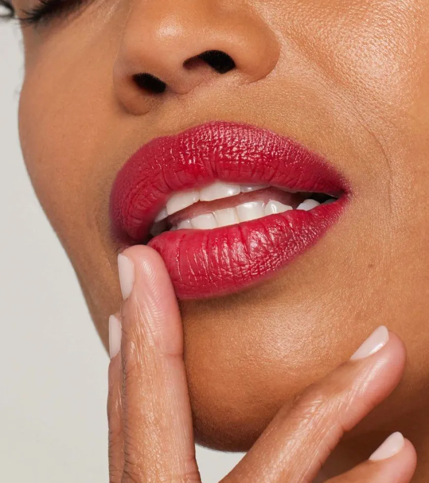 Colorluxe Hydrating Cream Lipstick Candy Apple 2g