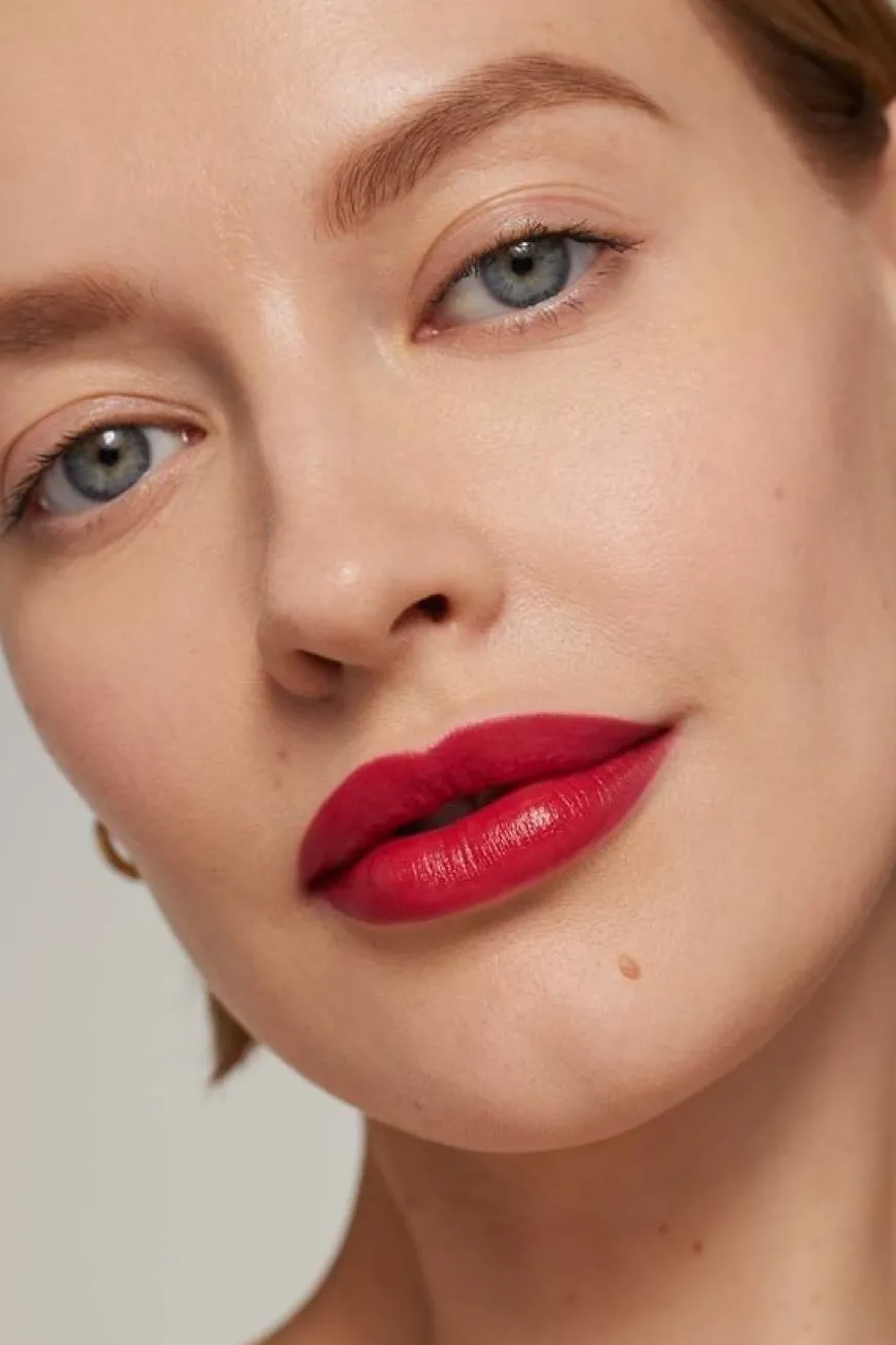 Colorluxe Hydrating Cream Lipstick Candy Apple 2g