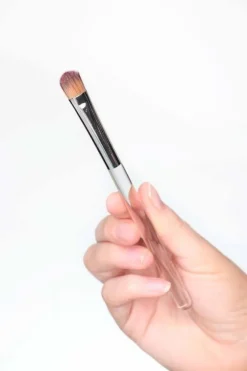 Concealer brush