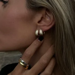 Elysian Pave Huggies Gold