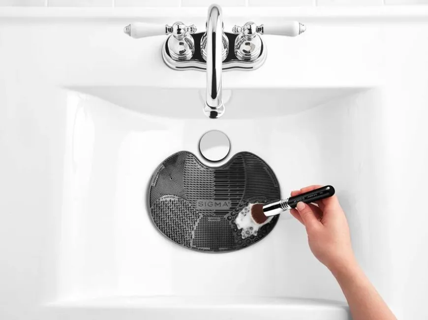 F80 Flat Kabuki™ Brush Chrome