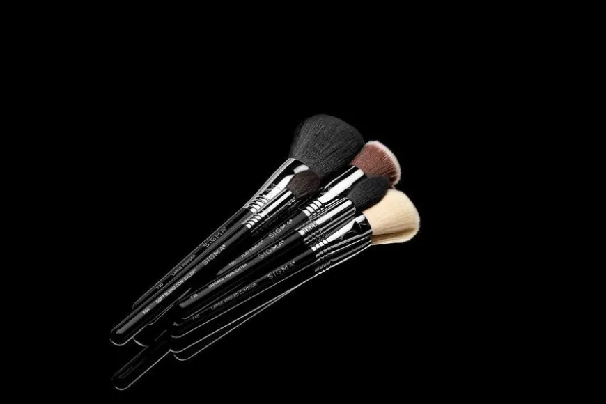 F80 Flat Kabuki™ Brush Chrome