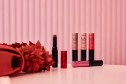 Glossy Balm Hydrating Stylo 43 Lovely Lavender 1,6g