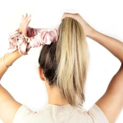 Heatless Curling Scrunchie