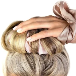 Heatless Curling Scrunchie