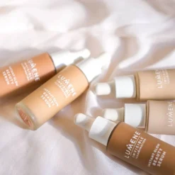 Invisible Illumination Instant Glow Beauty Serum Universal Medium 30ml