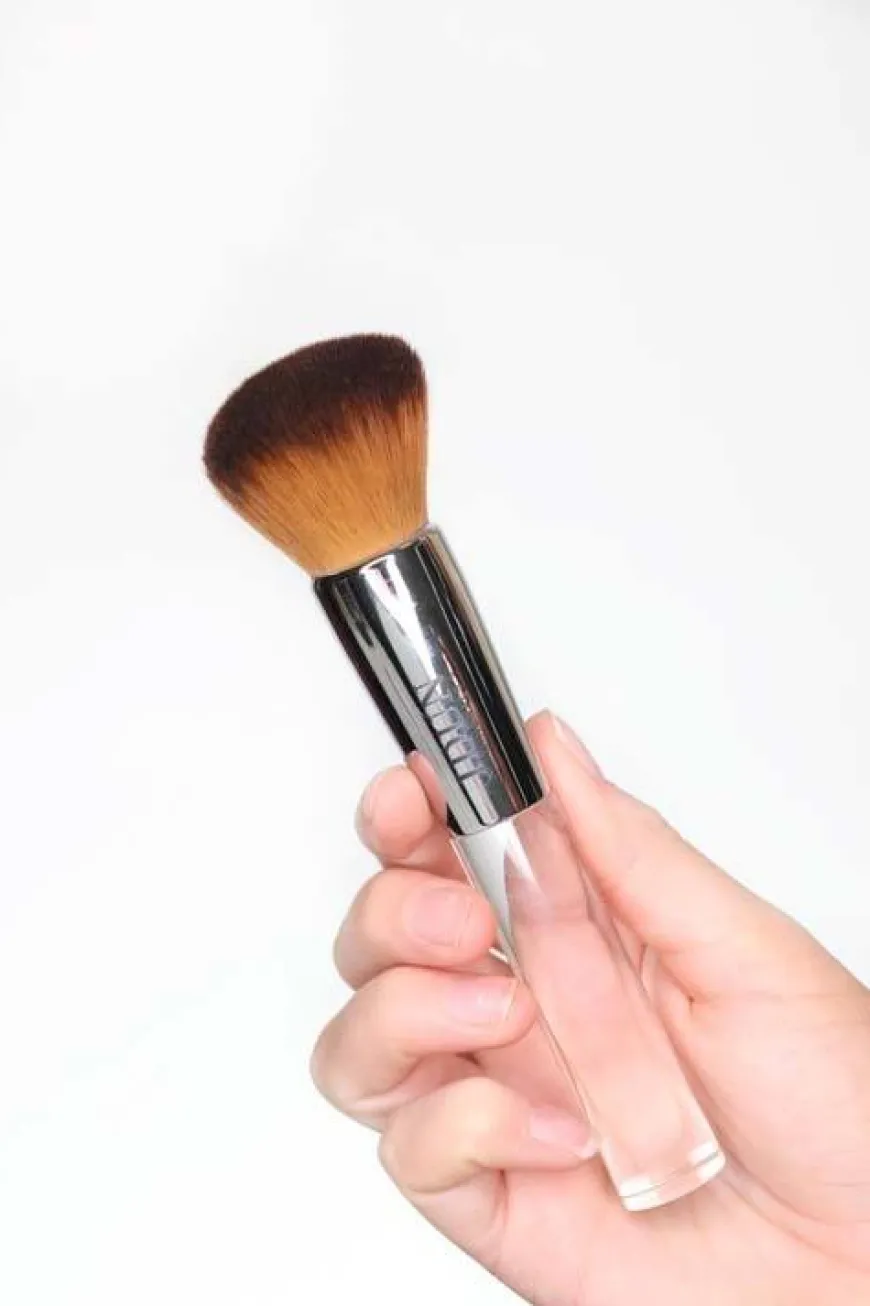 Kabuki Brush