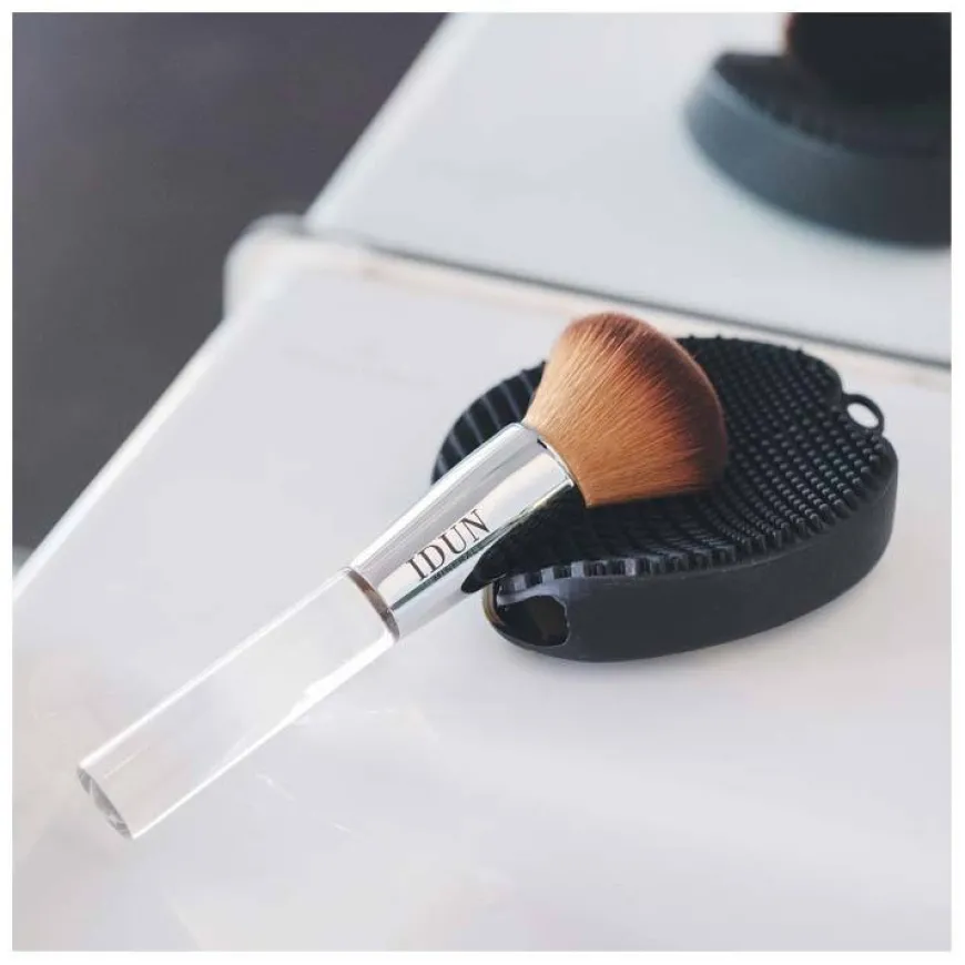 Kabuki Brush