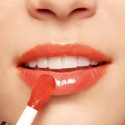 Lip Comfort Oil #05 Apricot 7ml