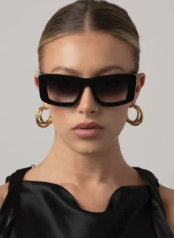 Marsha Black/Smoke Fade