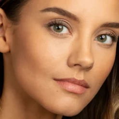 Matte Oil-Control Foundation SPF20 1 Classic Beige 30ml