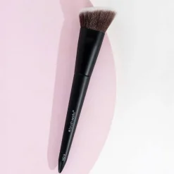 No. 9 Angled Flat Top Foundation Buffing Brush