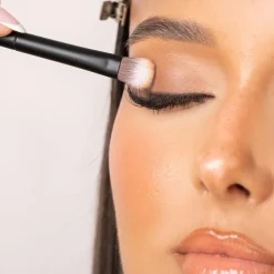No. 19 Crease Blending Eye Brush