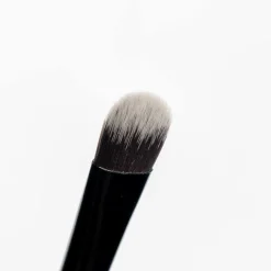 No. 18 Flat Eye Brush