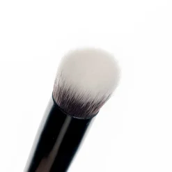 No. 8 Precise Angled Concealer Buffing Brush