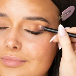 No. 16 Tapered Blending Eye Brush