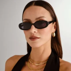 Outta Love Shiny Black With Smoke Mono Lens