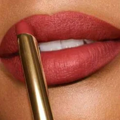 Pure Color Explicit Vellum Matte Lipstick 110 Wrong Place, Right Time 0,7g