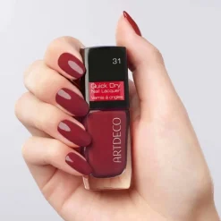 Quick Dry Nail Lacquer # 31 Confindent Red 10ml