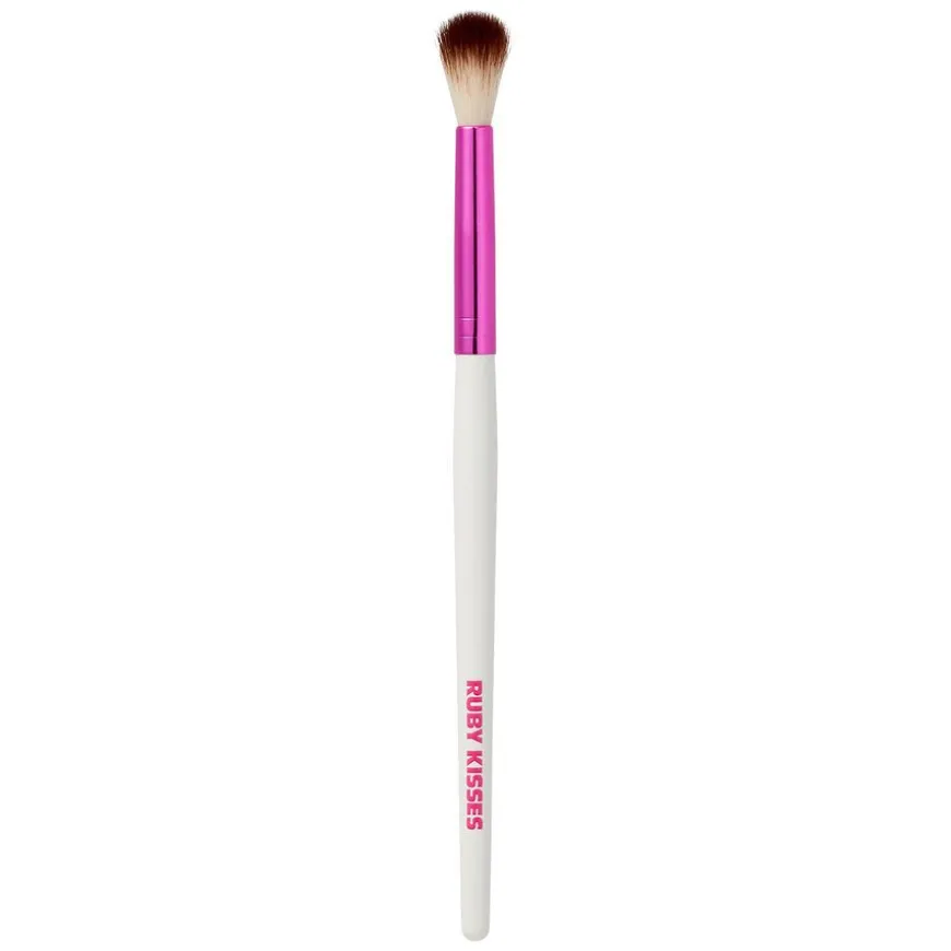 Ruby Kisses Tapered Eyeshadow Brush