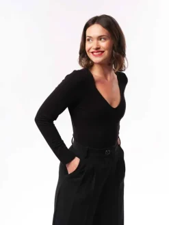 Salon One-Step Round Brush Dryer And Styler