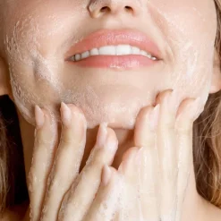 Turmeric Glow Foaming Cleanser 150ml