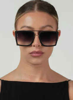 Velda Black/Smoke Fade