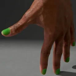 VINYLUX Long Wear Polish Meadow Glow #470 15ml