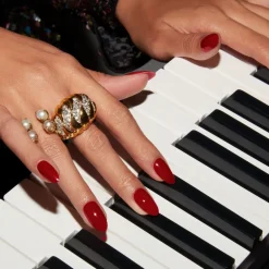 VINYLUX Long Wear Polish Devil Red #364 15ml