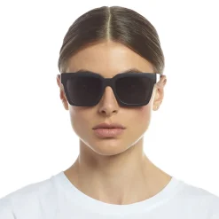 Weekend Riot Matte Black With Polarised Smoke Mono Lens