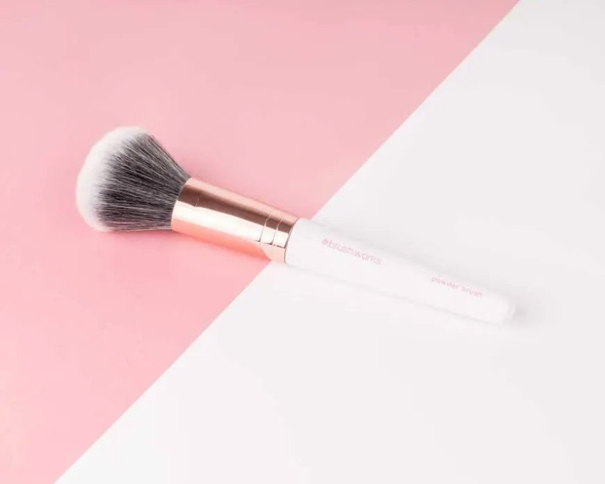 White & Gold Powder Brush